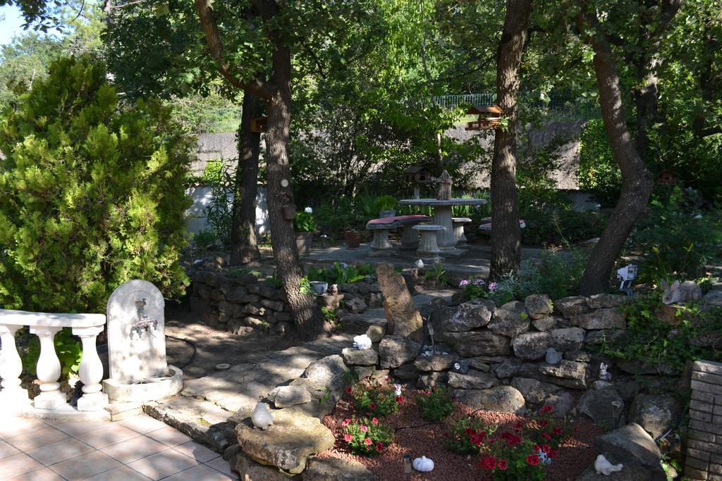 Le Refuge Bed and Breakfast Mornas Εξωτερικό φωτογραφία